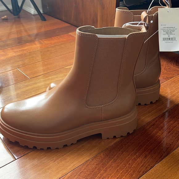 Light brown boots great for spring or fall size 8 NWT - Picture 3 of 5